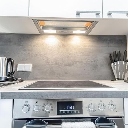 Charming 1Br, Steps From Reumannplatz U1 Apartment Vienna Exterior photo
